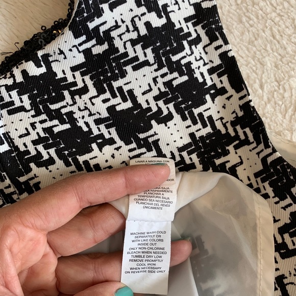 Dress - Picture 6 of 8